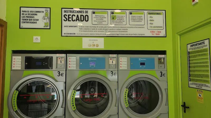 CE Colada Exprés Lavanderías Autoservicio - Lavandería en Madrid - foto 2