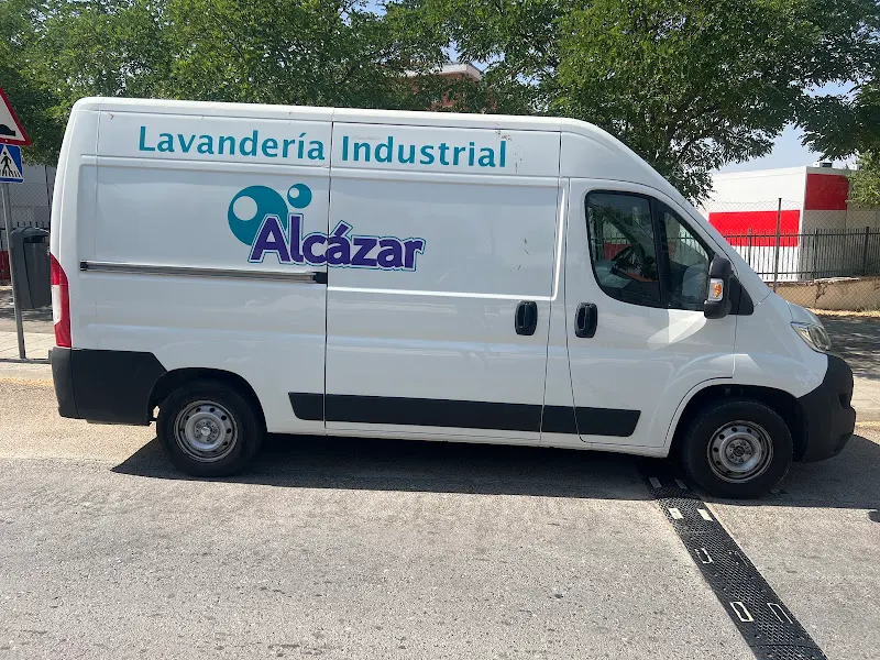 José María Alcázar - Lavandería en Mostoles - foto 2
