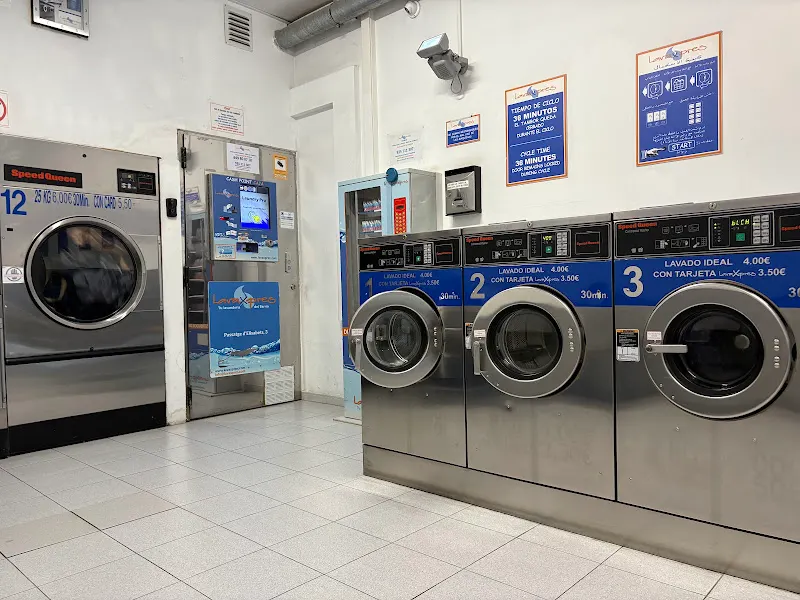 Lavandería Autoservicio LavaXpres - Barcelona