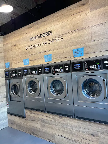 El Safareig del Barri - Bugaderia / Laundry / Lavandería / Laverie - Lavandería de autoservicio en Barcelona - foto 3