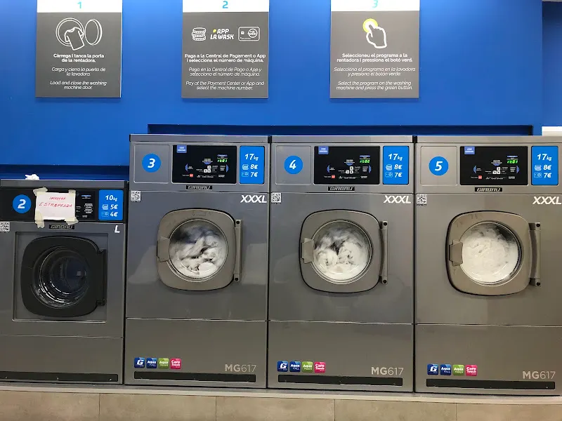 La Wash Lavandería Autoservicio - Lavandería de autoservicio en Barcelona - foto 2