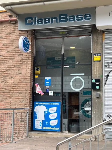 CleanBase Zona Franca - Lavandería y Tintorería - Servicio de lavandería en Barcelona - foto 2
