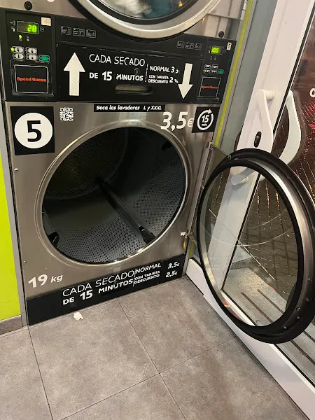 La Wash - Lavandería de autoservicio en Barcelona - foto 2