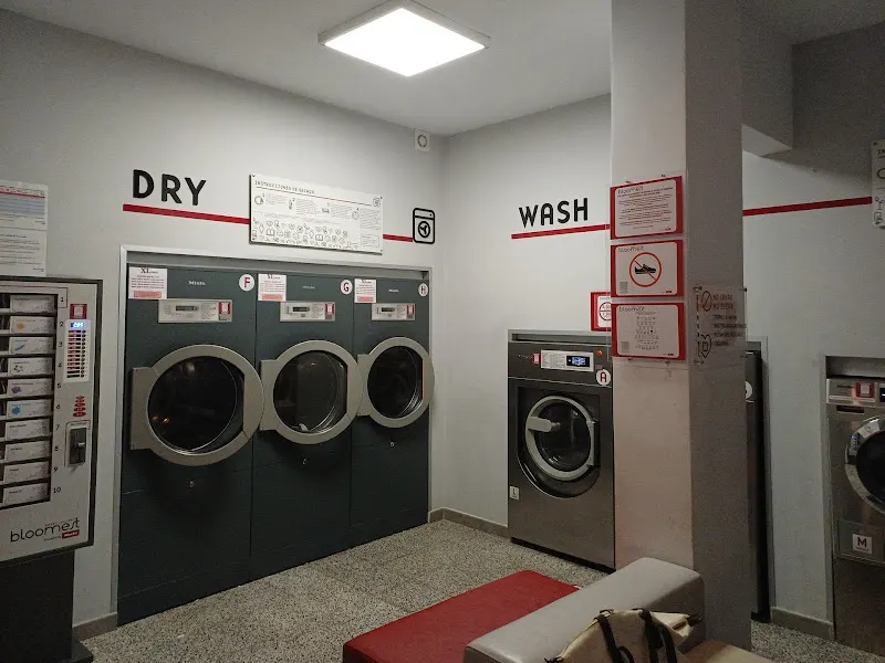 Lavandería autoservicio Bloomest Hospitalet-Collblanc