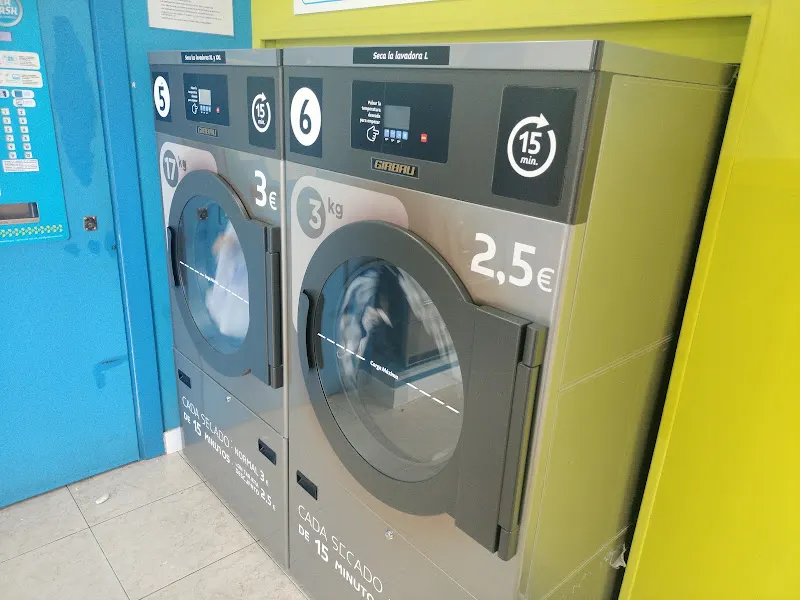 La Wash – Bugaderia autoservei (lavandería)