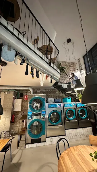 LaBar - Laundry Bar - Lavandería de autoservicio en Barcelona - foto 2