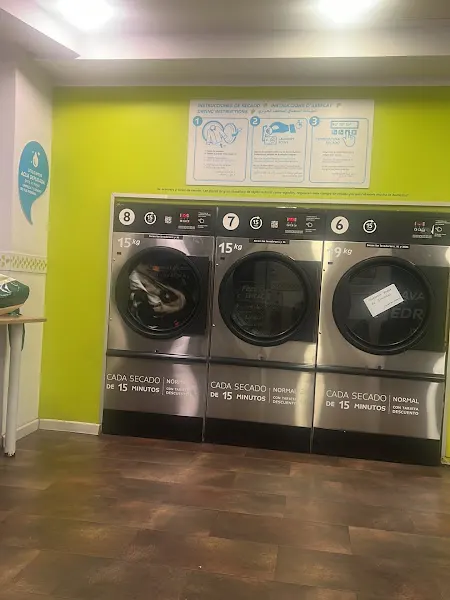 La Wash - Lavandería de autoservicio en L'Hospitalet de Llobregat - foto 2