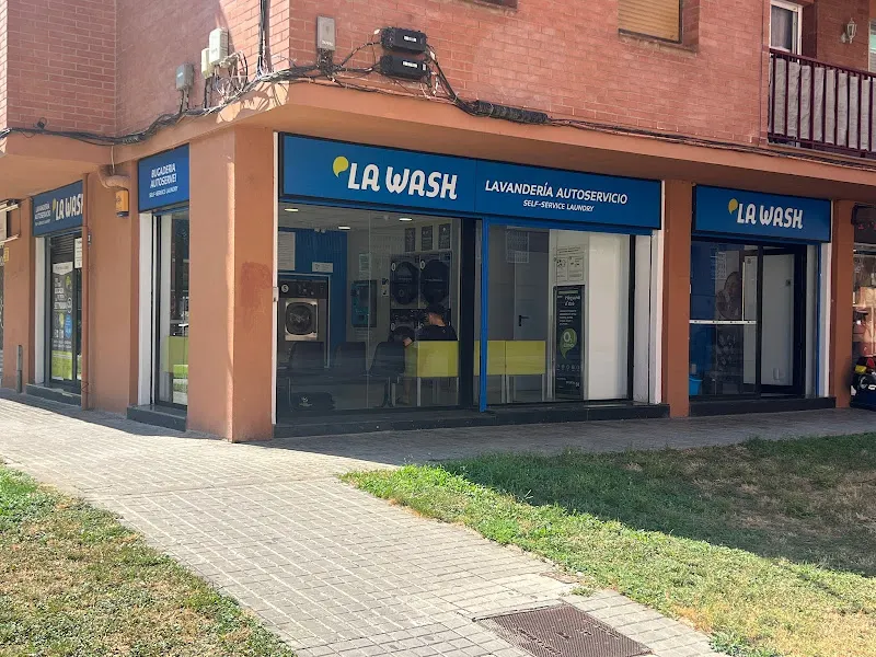 La Wash 🫧 - Lavandería de autoservicio en Barcelona - foto 2