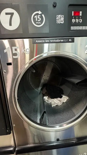 La Wash - Lavandería de autoservicio en Barcelona - foto 2