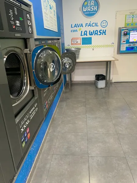 La Wash - Lavandería de autoservicio en Barcelona - foto 2