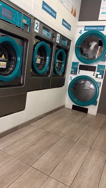 Lava-dos - Lavandería de autoservicio en Barcelona - foto 2