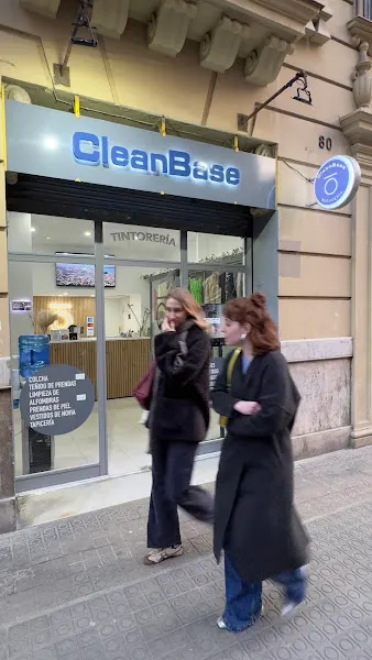CleanBase Eixample - Lavandería y Tintorería