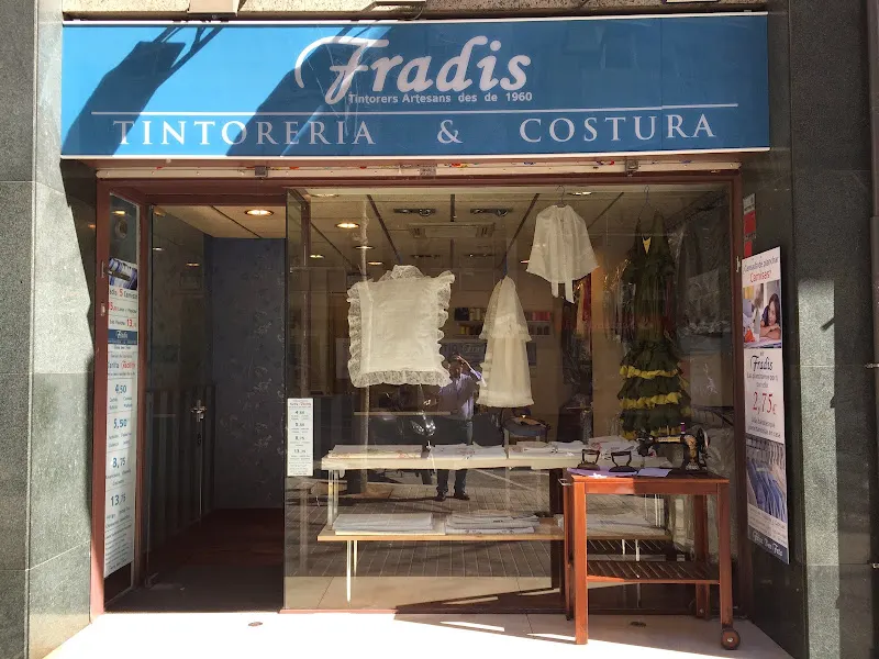 TINTORERIA FRADIS -- Passeig de Sant Gervasi - Tintorería en Barcelona - foto 2