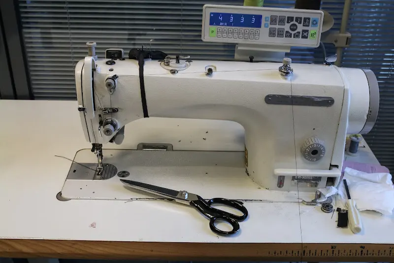 Modista Elyberth, servicio de tintoreria - Barcelona
