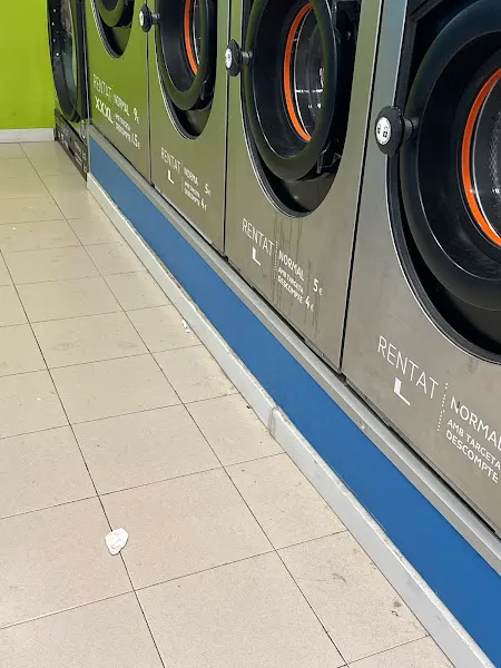 La Wash - Lavandería de autoservicio en Barcelona - foto 2