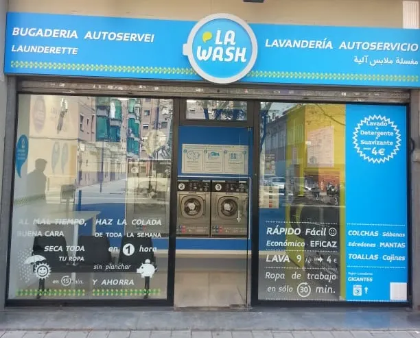 La Wash Autoservicio Lavandería - Lavandería de autoservicio en Barcelona - foto 2