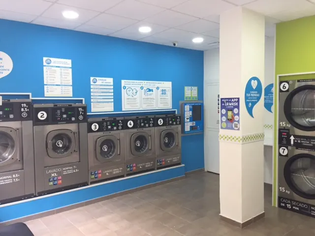 La Wash - Lavandería de autoservicio en Barcelona - foto 2