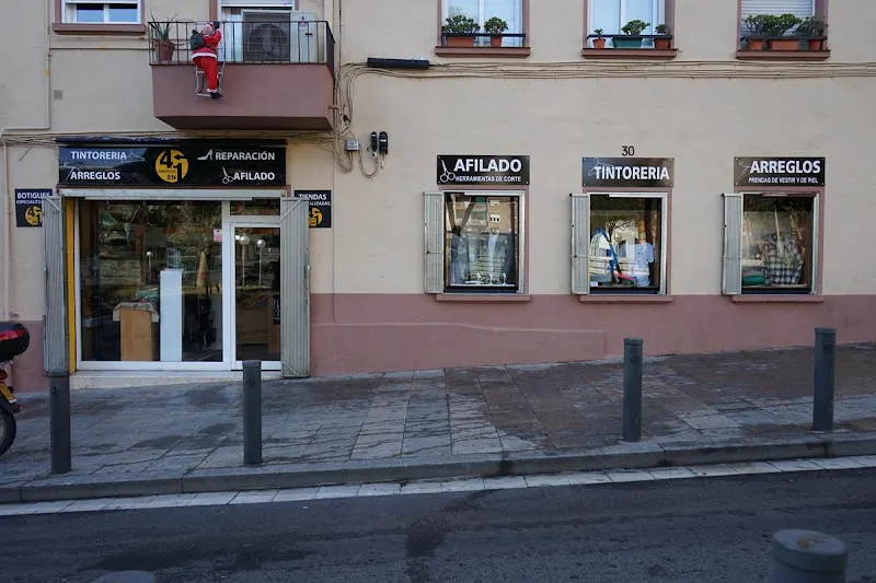4 en 1 - Tintorería en Barcelona - foto 2