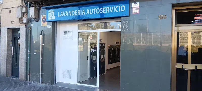 NETIPOLIT - Lavandería de autoservicio en L'Hospitalet de Llobregat - foto 2