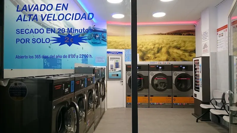 Lavandería Autoservicio H2o Hospitalet Can Vidalet - Lavandería de autoservicio en L'Hospitalet de Llobregat - foto 2
