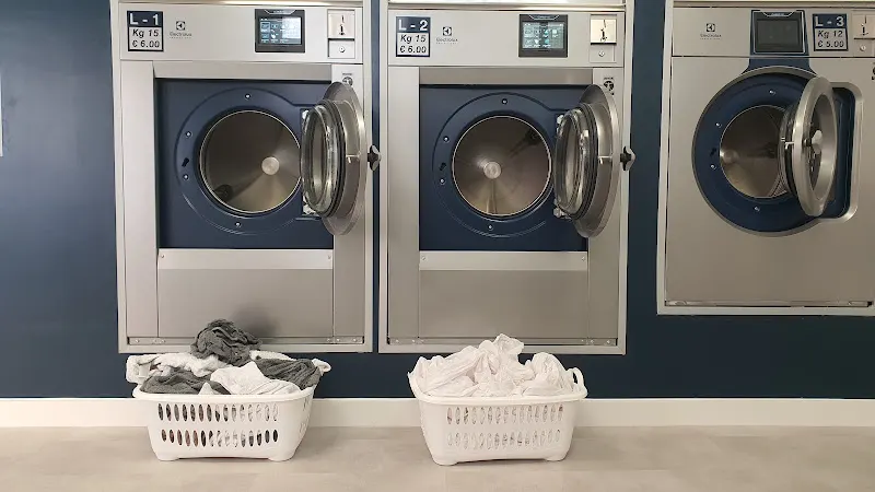 SMART WASH - Lavandería de autoservicio en València - foto 2