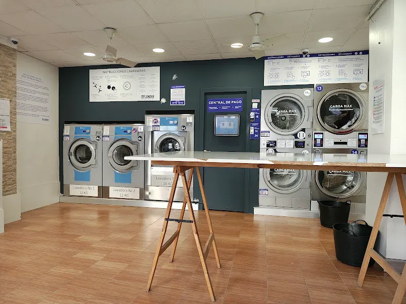 Lavandería Autoservicio Flander (Laundry)