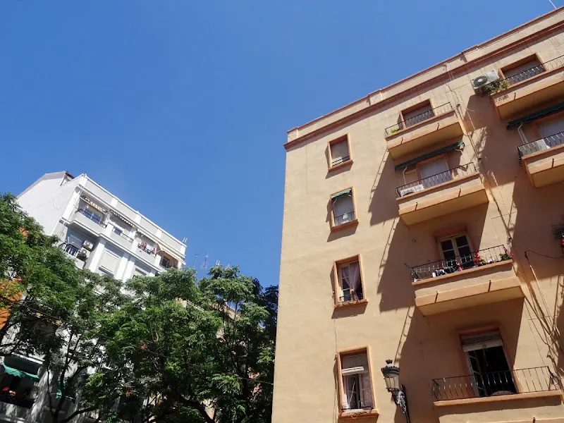 Lacolada | Montolivet - Lavandería Auto-Servicio