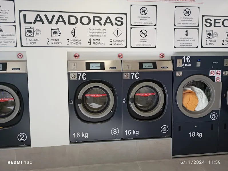 LAVANDERÍA AUTOSERVICIO FRECHINA