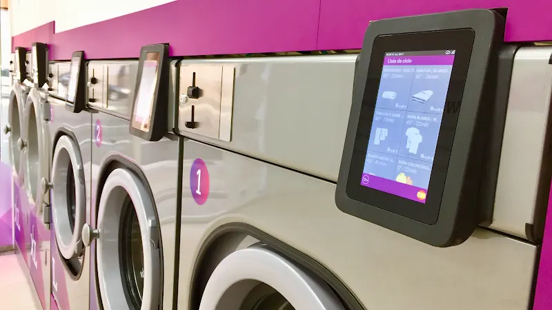 Lavadería autoservicio Lavanda Laundry Primado Reig - Lavandería de autoservicio en València - foto 2