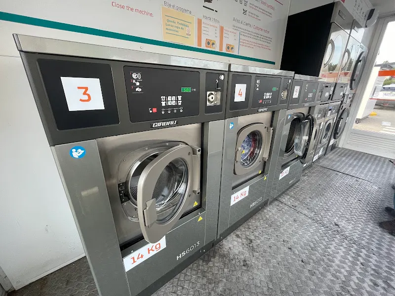 Lavomatic Lavandería Autoservicio - Servicio de lavandería en Paterna - foto 2
