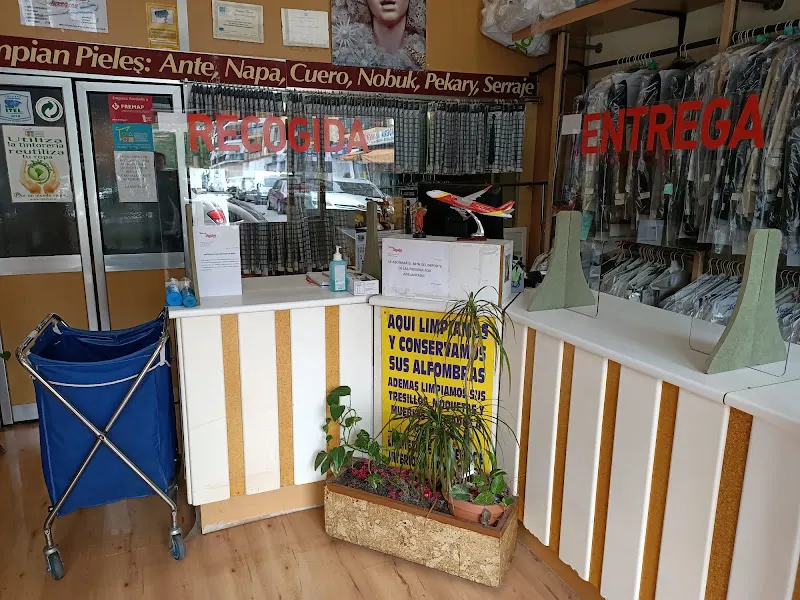Urquiza Tintorería - Tintorería en Sevilla - foto 2