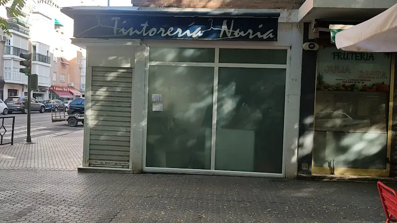 Tintorería Nuria - Tintorería en Sevilla - foto 2