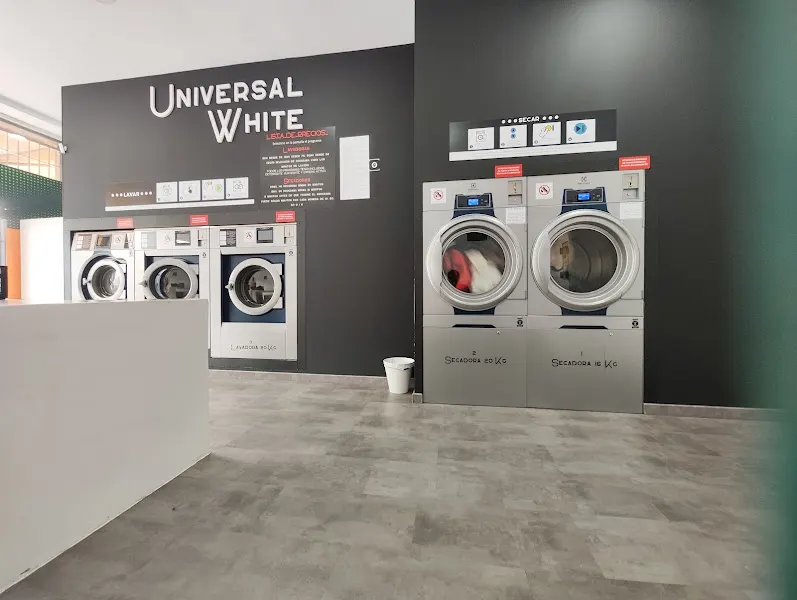 Lavandería autoservicio Universal White Pino Montano - Sevilla