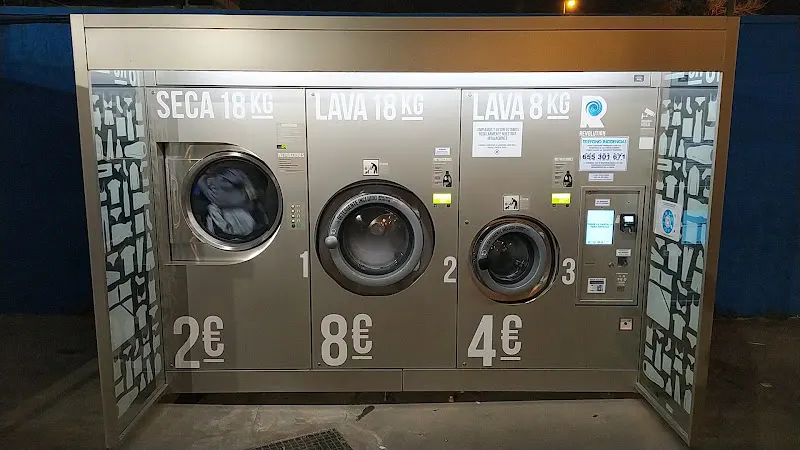 Lavandería Revolution Laundry - Lavandería de autoservicio en Rinconada (La) - foto 2