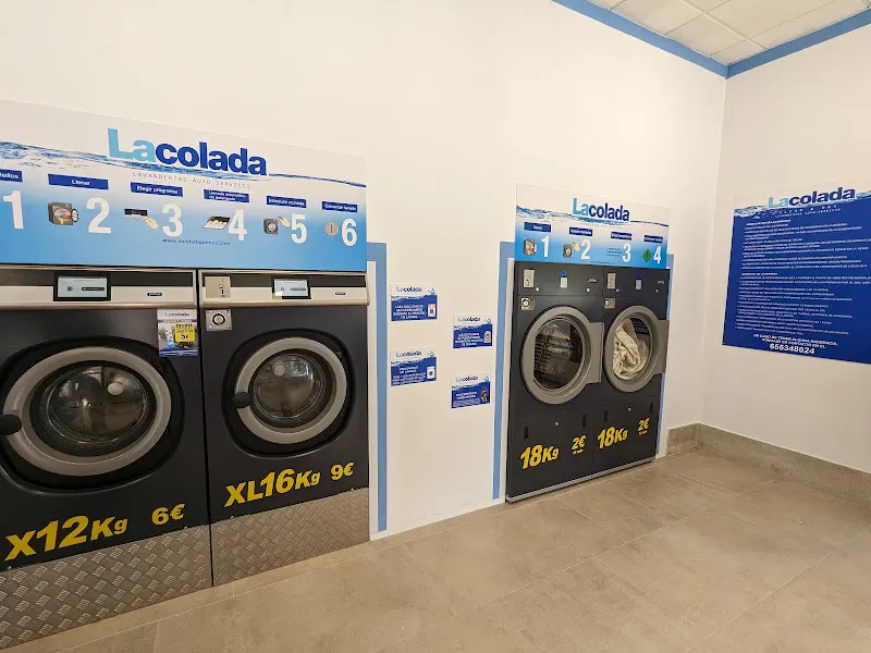 La Colada de La Princesa - Lavandería de autoservicio en Málaga - foto 2