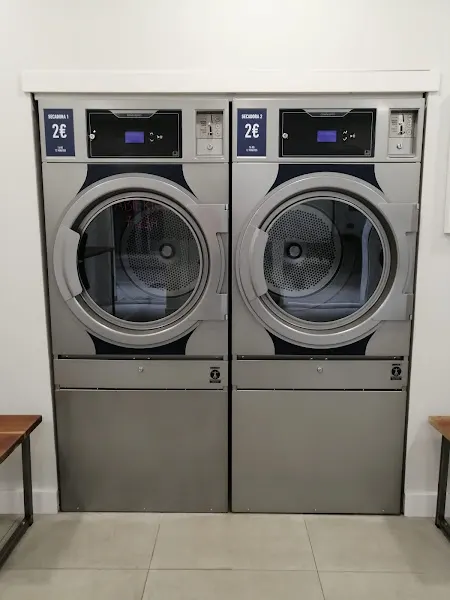 MI LAVANDERÍA - Lavandería de autoservicio en Santa Coloma de Gramenet - foto 2
