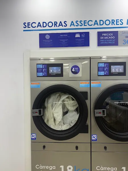 Lavandería Autoservicio Open Wash Badalona - Lavandería de autoservicio en Badalona - foto 2