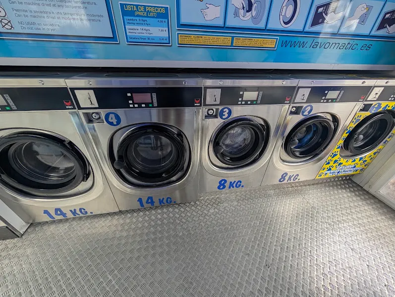 Lavandería Autoservicio Madese - Lavomatic - Torremolinos