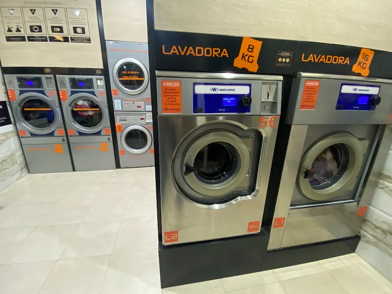 Lavandería autoservicio IWASH Happy Wash - Lavandería de autoservicio en Torremolinos - foto 2