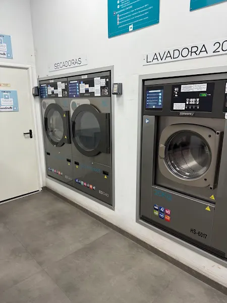 Launderette Lavandería Autoservicio - Lavandería de autoservicio en Las Palmas de Gran Canaria - foto 4