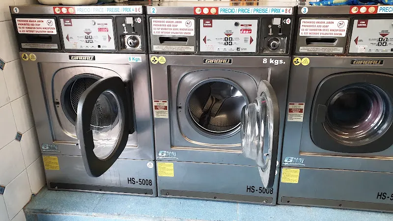 Self Service Laundry - Lavandería