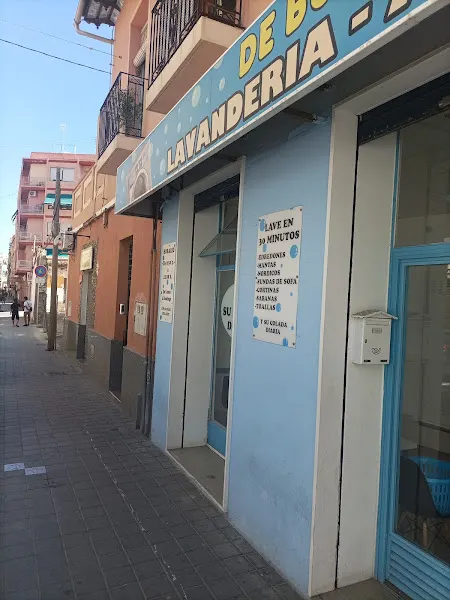 Autoservicio De Burbujas - Lavandería en Alicante - foto 2