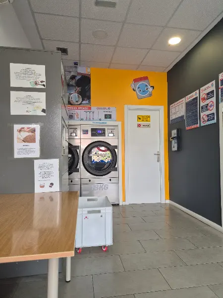Lavanderia A+ - Lavandería de autoservicio en Arroyo de la Encomienda - foto 2