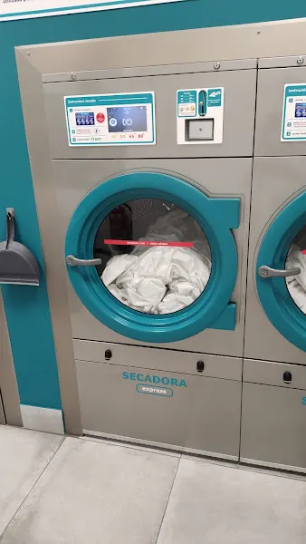 Acolada Lavandería Autoservicio