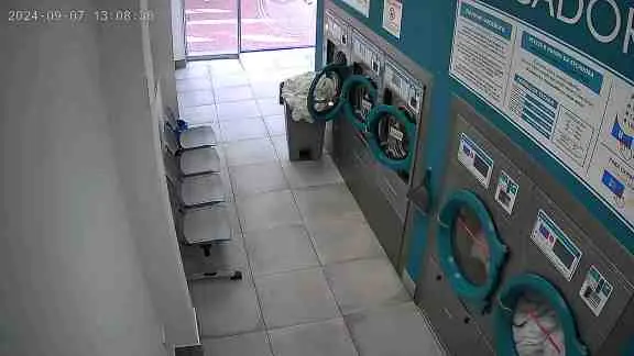 Acolada Lavandería Autoservicio - Lavandería de autoservicio en Pontevedra - foto 2