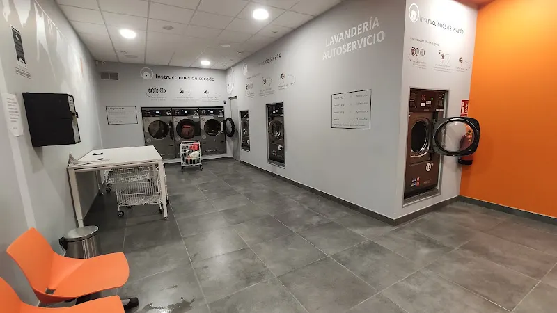 Oso Blanco Lavanderia - Lavandería de autoservicio en Pontevedra - foto 2