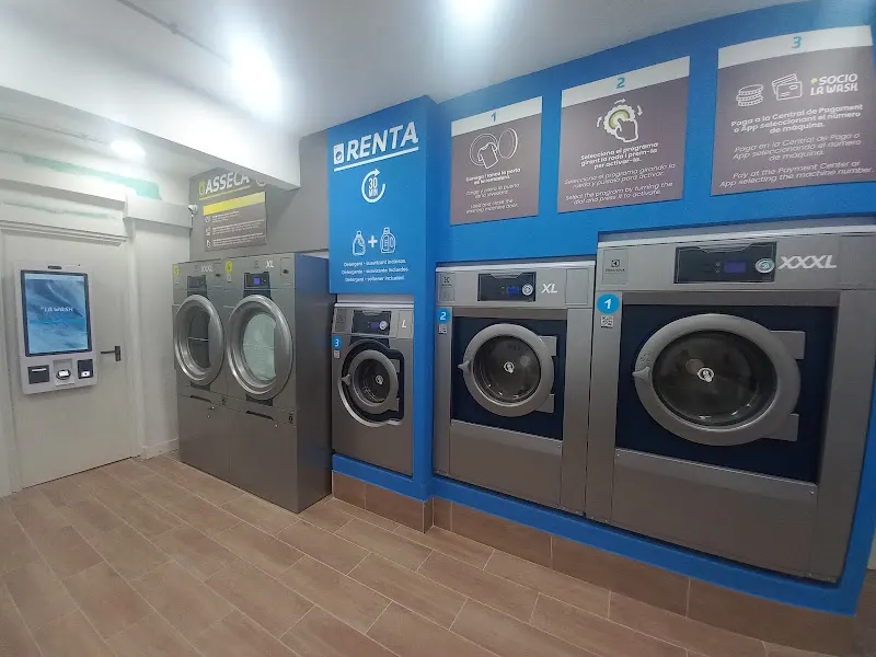 La Wash - Lavandería de autoservicio en Cornellà de Llobregat - foto 2