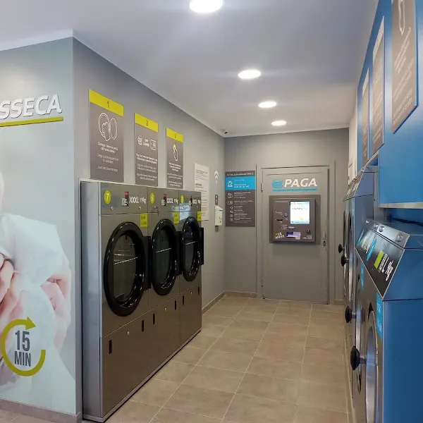 La Wash - Lavandería de autoservicio en Cornellà de Llobregat - foto 2
