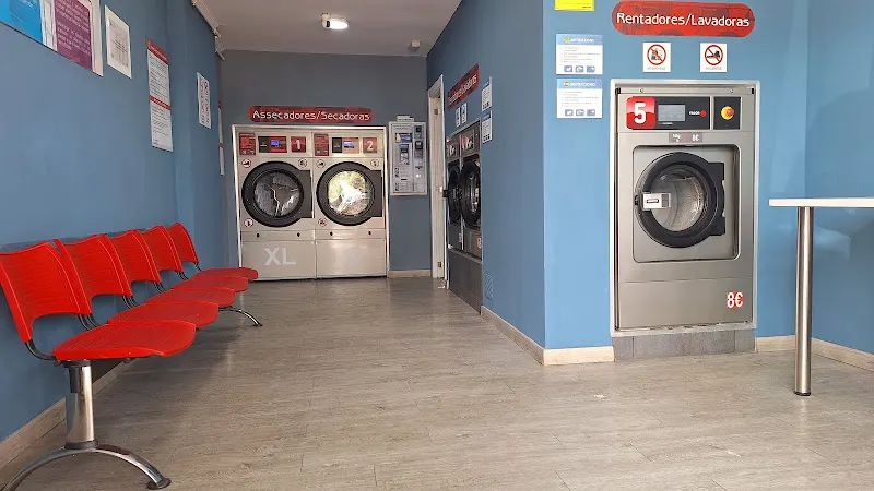 Lavandería Autoservicio Cornellà de Llobregat - Lavandería de autoservicio en Cornellà de Llobregat - foto 2