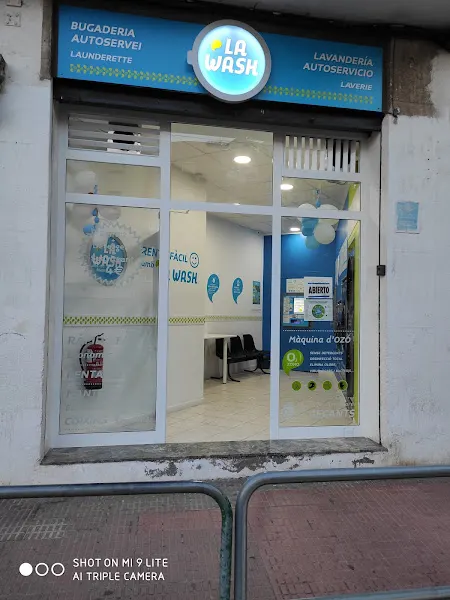 La Wash - Lavandería de autoservicio en L'Hospitalet de Llobregat - foto 2